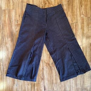 BENTLEY A Women’s Brown Striped Wide Leg Capri Pants Slit Pleat Size 6